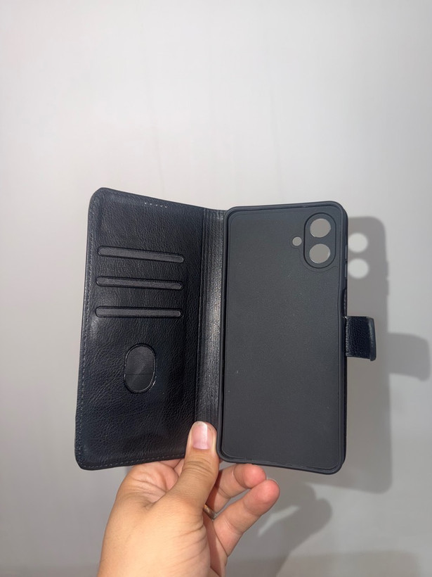 کیف چرمی مگنتی سامسونگ مدل A07